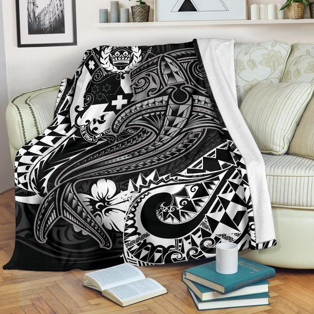 Tonga Premium Blanket  – White Shark Polynesian Tattoo – BN18