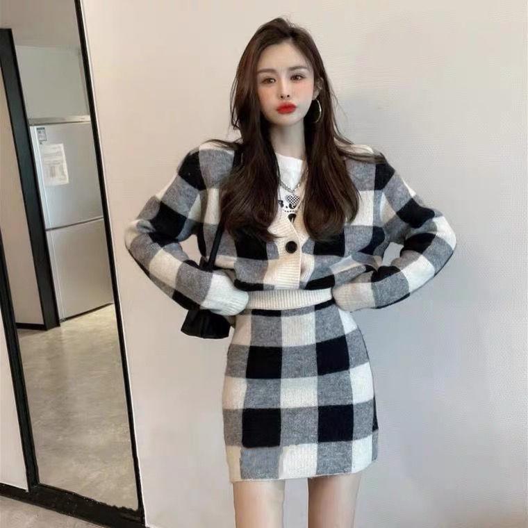 2021 Sweater Women’s Autumn And Winter New V-neck Plaid Knitted Cardigan + Elastic Hip Wrap Skirt Set alx