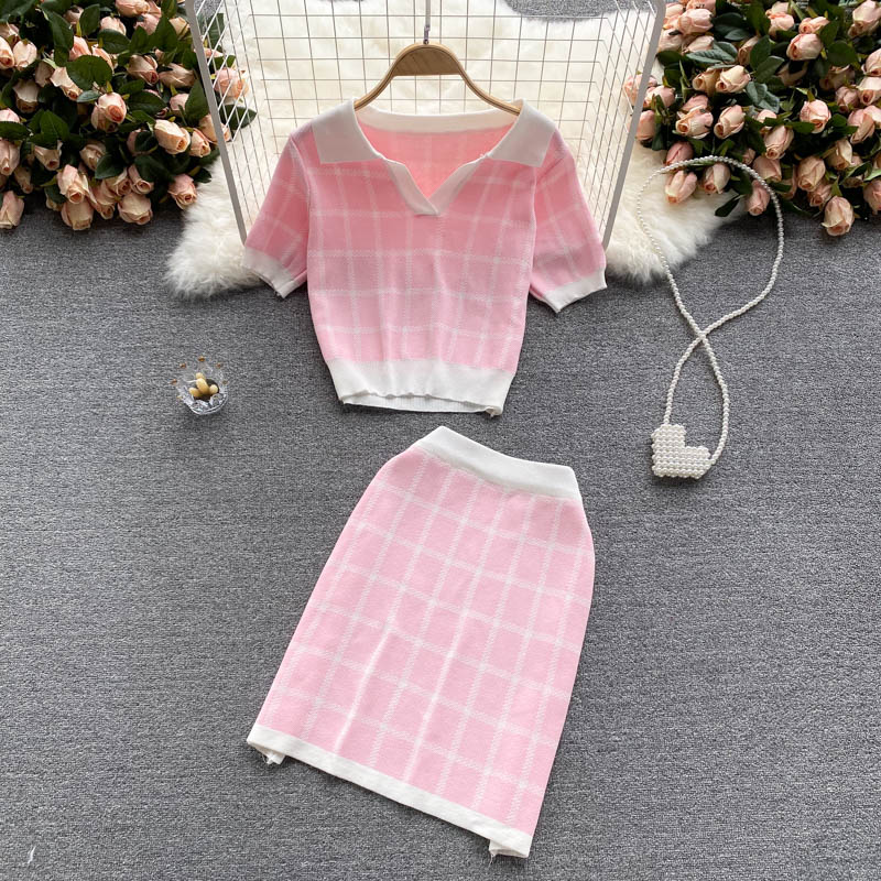 Women’s Sweet Age-reducing Knit Sweater, Short V Neck Short-sleeved Top, Two-piece Suit, High Waist Bag Hip Skirt, Short Skirt alx