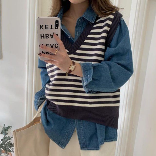 Women Sweater Vests Harajuku Striped Vintage Sleeveless Sweaters V-neck Knitwear Simple Japanese Style Female Daily Loose Trendy alx