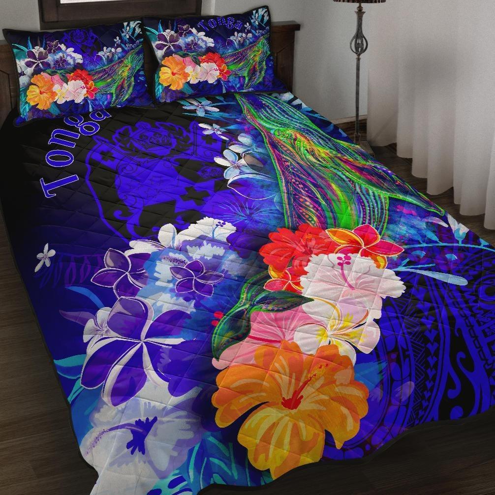 Tonga Quilt Bed Set – Humpback Whale With Tropical Flowers (Blue)