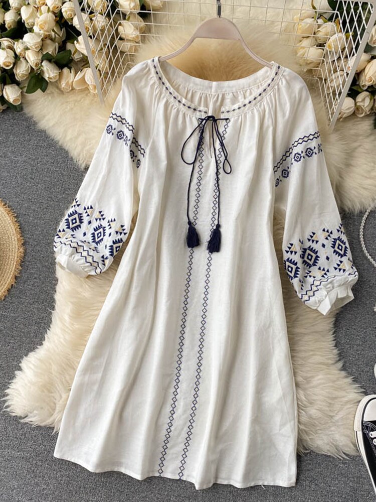 Women’s Ethnic Style Dress Bohemian Lace Puff Sleeves Thin Holiday Style Embroidery Knee-lengh Long-sleeved Dress Women GD690 alx