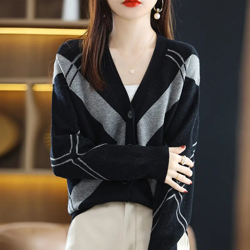 Cardigans Woman V Neck Vintage Cashmere Fashion Tops Knitted Sweaters Cardigan Female Aesthetic Winter 2022 Trend Sweater Black alx