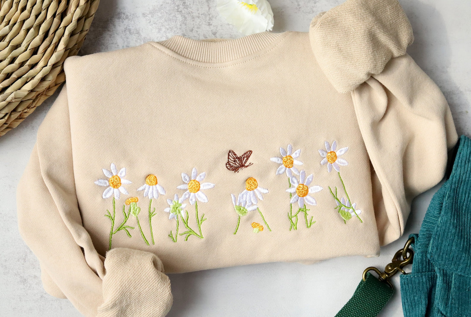 Daisies And Butterfly Embroidered Sweatshirt 2D Crewneck Sweatshirt All Over Print Sweatshirt For Women Sweatshirt For Men Sws2825