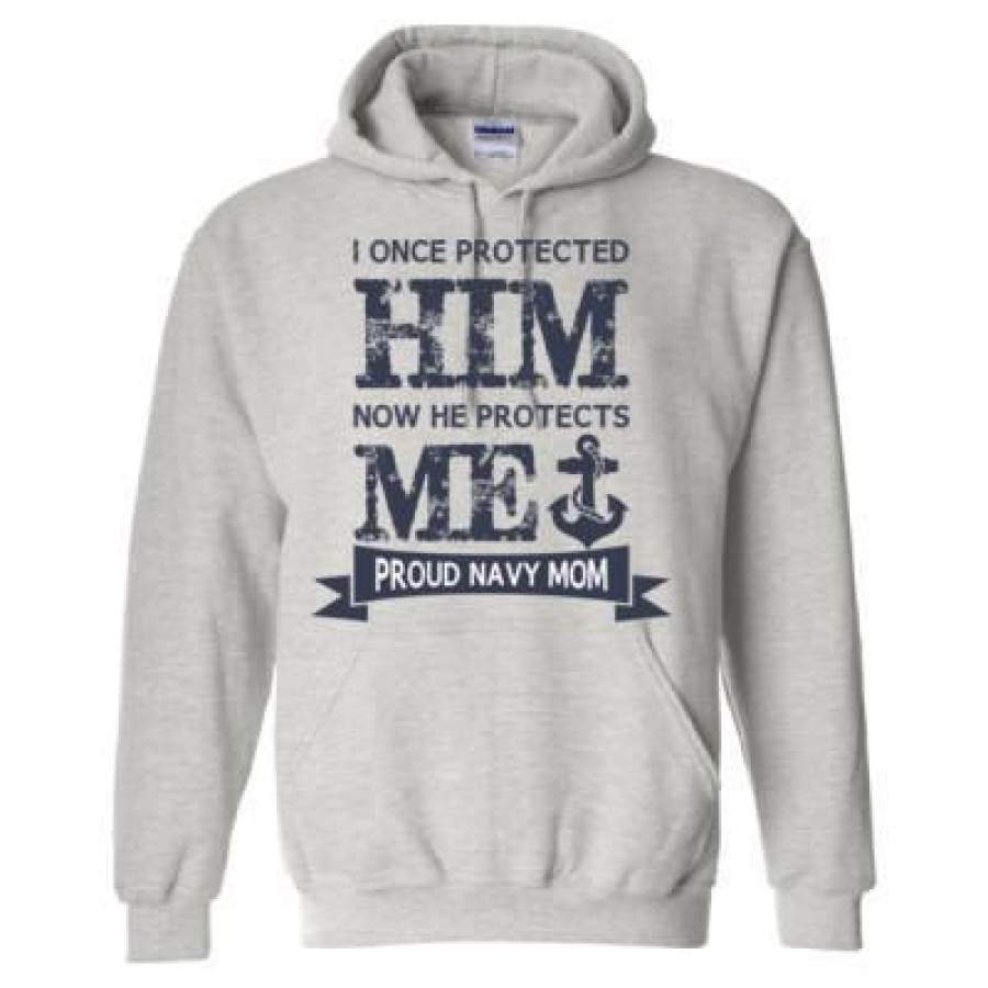 AGR I Once Procted Him Now He Protects Me Proud Navy Mom – Heavy Blend™ Hooded Sweatshirt