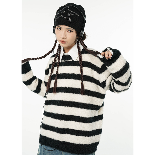 Women Black Stripe Sweater Round Neck Contrasting Colors Fashion Lazy Wind Winter New Long Sleeves Knitting Pullover Tops alx