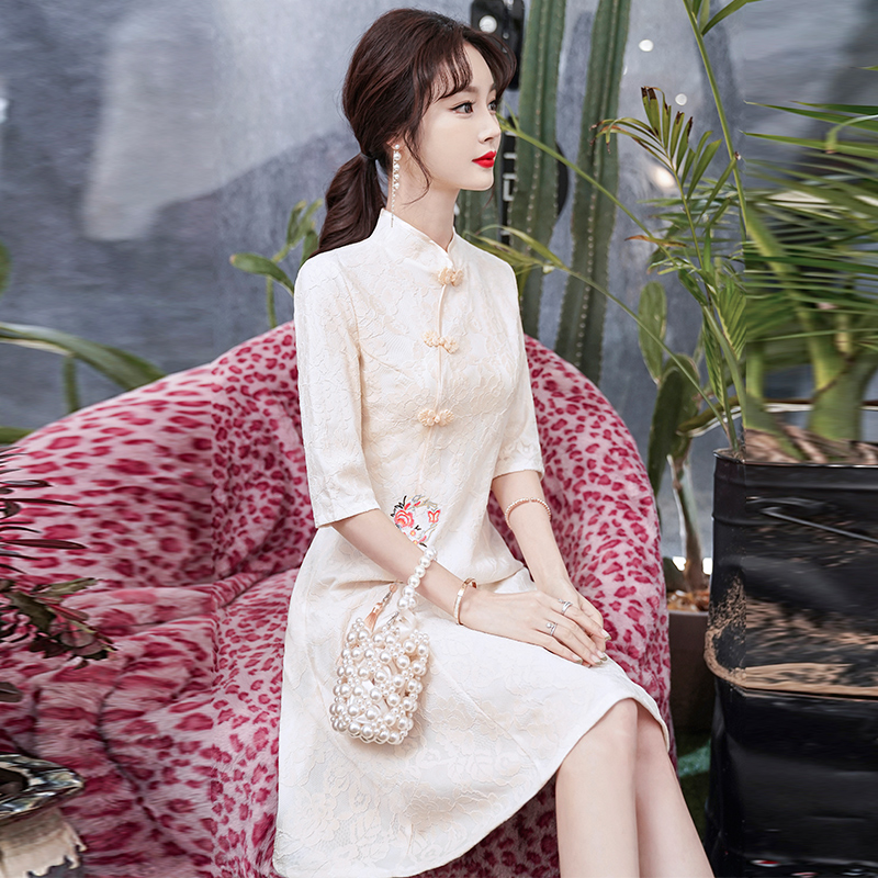 Stand Collar Lace Slim Vintage Buckle Lace Cheongsam Dress Women Half Sleeve Chinese Style Knee Length Dress Lady Elegant Qipao alx