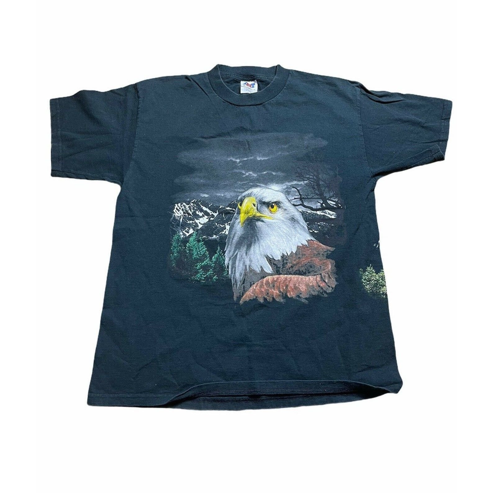 Vintage Bald Eagle Animal Nature Outdoors Tshirt - Love Art USA