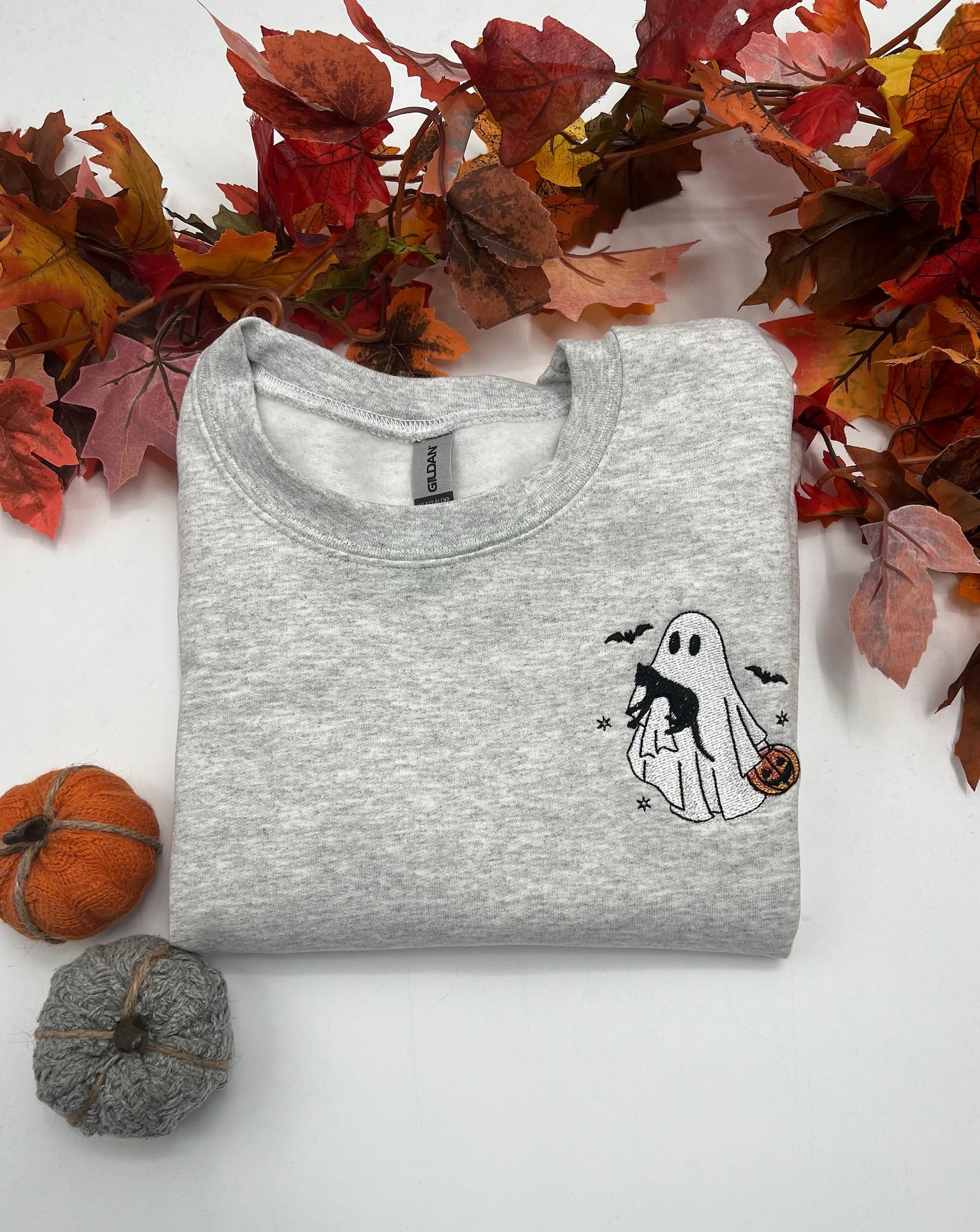 Ghost Pumpkin Embroidery Sweatshirt 2D Crewneck Sweatshirt All Over Print Sweatshirt For Women Sweatshirt For Men Sws2436