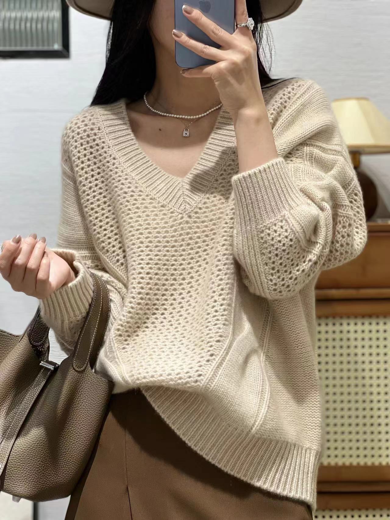 2022 Autumn and winter new cashmere sweater female V-neck pullover loose fashion knitted top hollow high-end casual sweater Kore alx