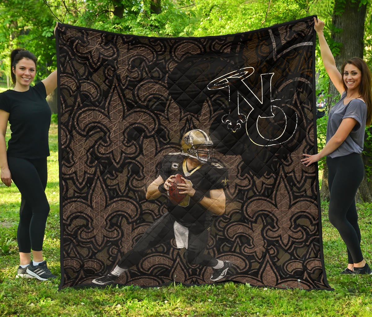 New Orleans Saints American Football Team Drew Brees 09 Ready To Throw Rugby Ball Saints Doodle Premium Quilt Blanket