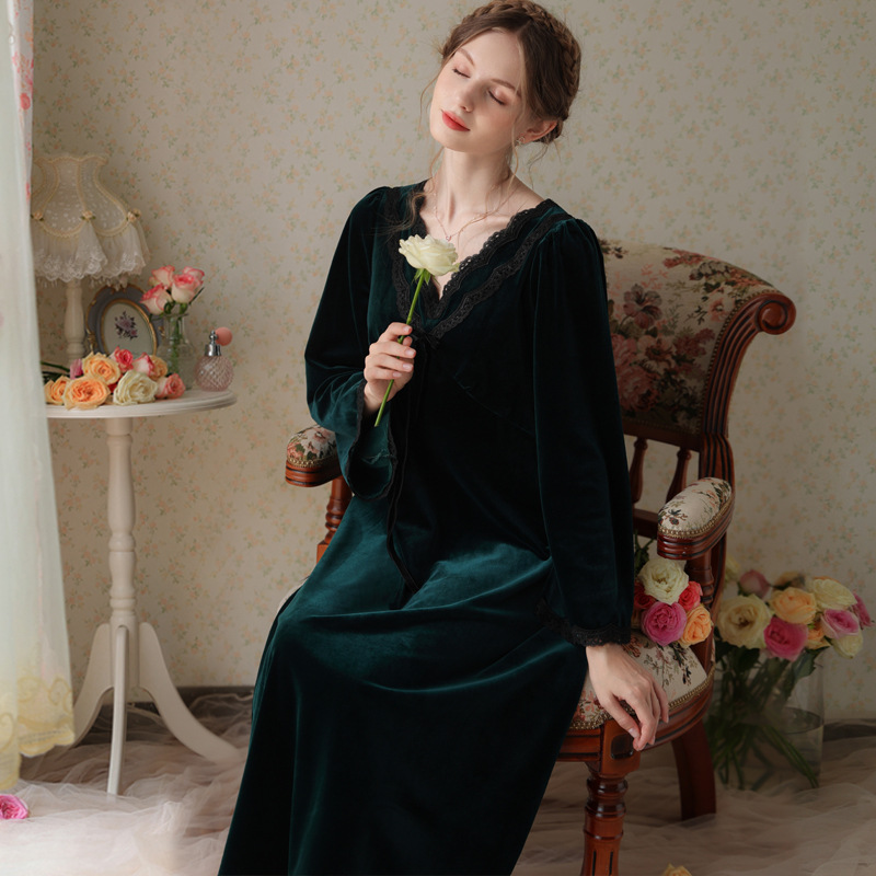 Autumn Winter Velvet Long Nightdress Female Sleewpear Bathrobe Elegant Court Style Princess Nightgown Sexy Loose Lace Home Dress alx