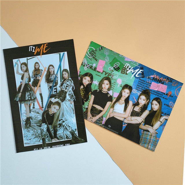 2 Pcs / Set Kpop Itzy New Album It’Z Me Poster Dalla Dalla Icy Wannabe Prints Clear Image Well Hanging Home Decoration