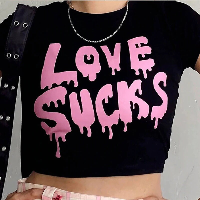 Love Sucks Black Crop Tee, Summer Kawaii Baby Short Sleeve Goth Letter Vintage T-shirt Women Fairy Trash Y2k Clothing Crop Top O-Neck Tees