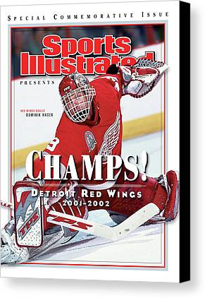 Detroit Red Wings Goalie Dominik Hasek 2002 Stanley June 27 2002 Sports Illustrated Cover Canvas Print