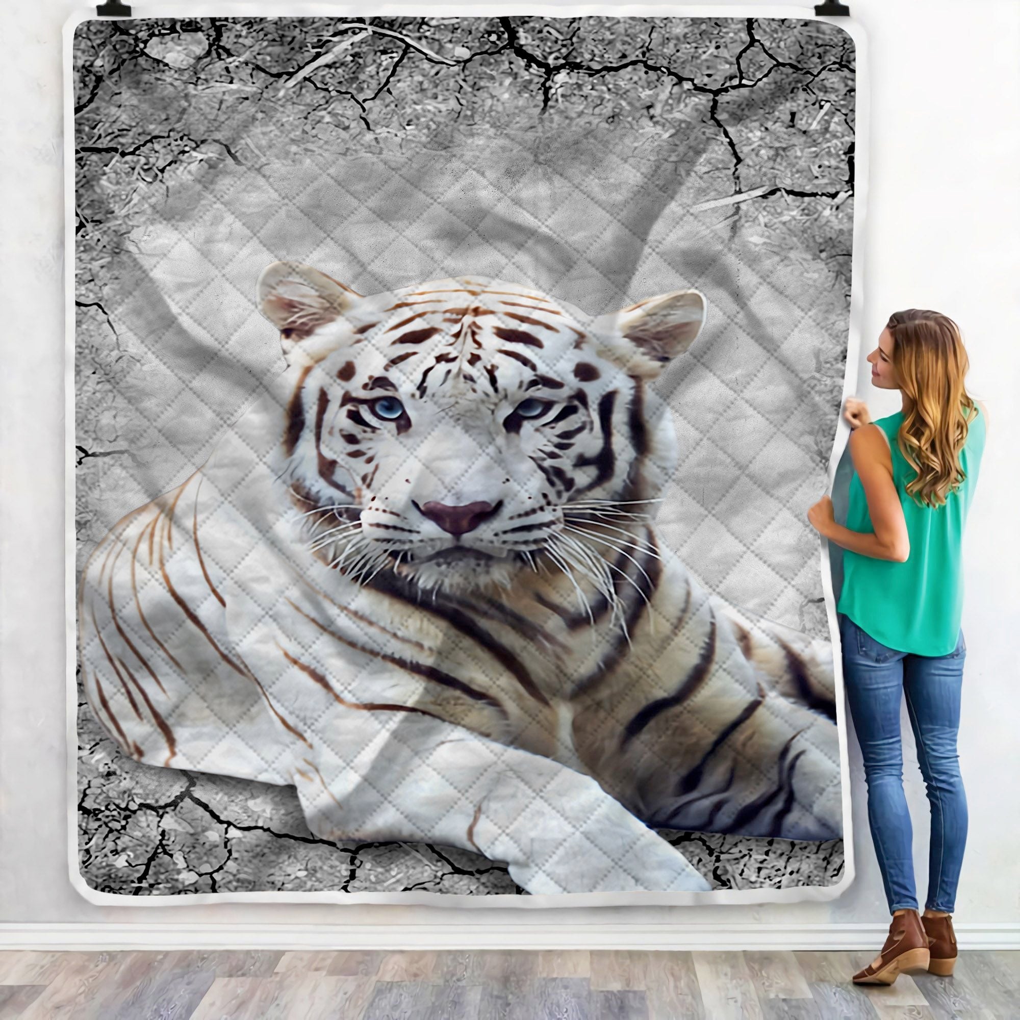 White Tiger With Crack On Wall 3D Printed Quilt Blanket