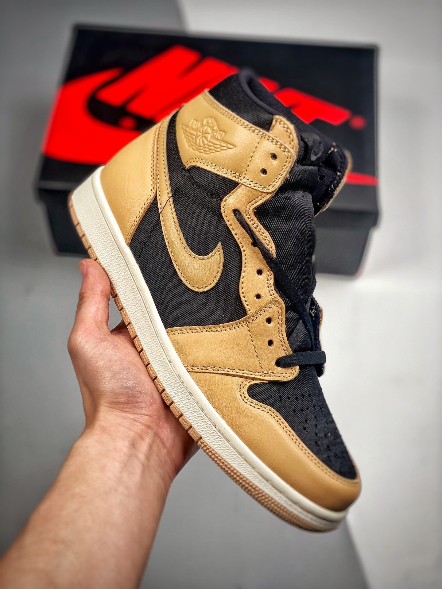 Jordan 1 Retro High OG Heirloom 602659