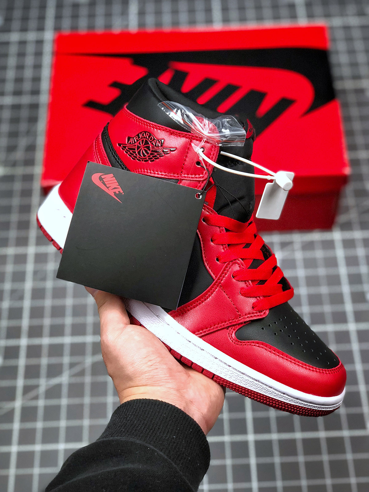 JD 1 Hi 85 Varsity RedBlack BQ4422-600 5342148