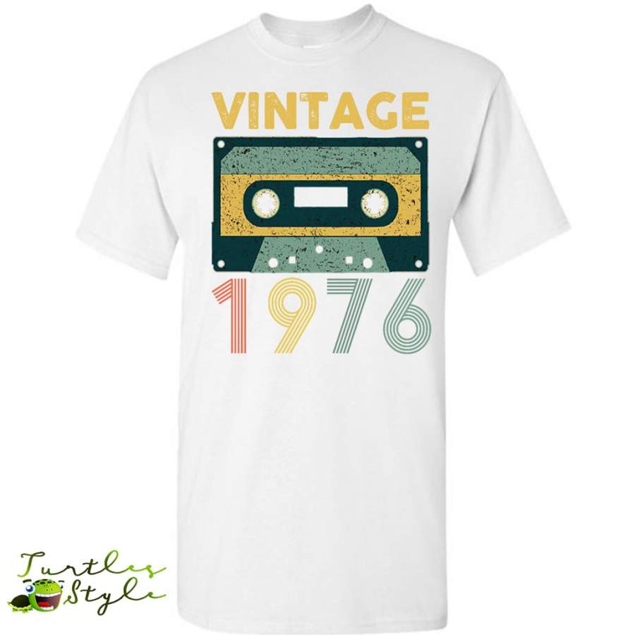 40th Birthday Gift Vintage 1976 Year Old Mixtape – Gildan Short Sleeve Shirt