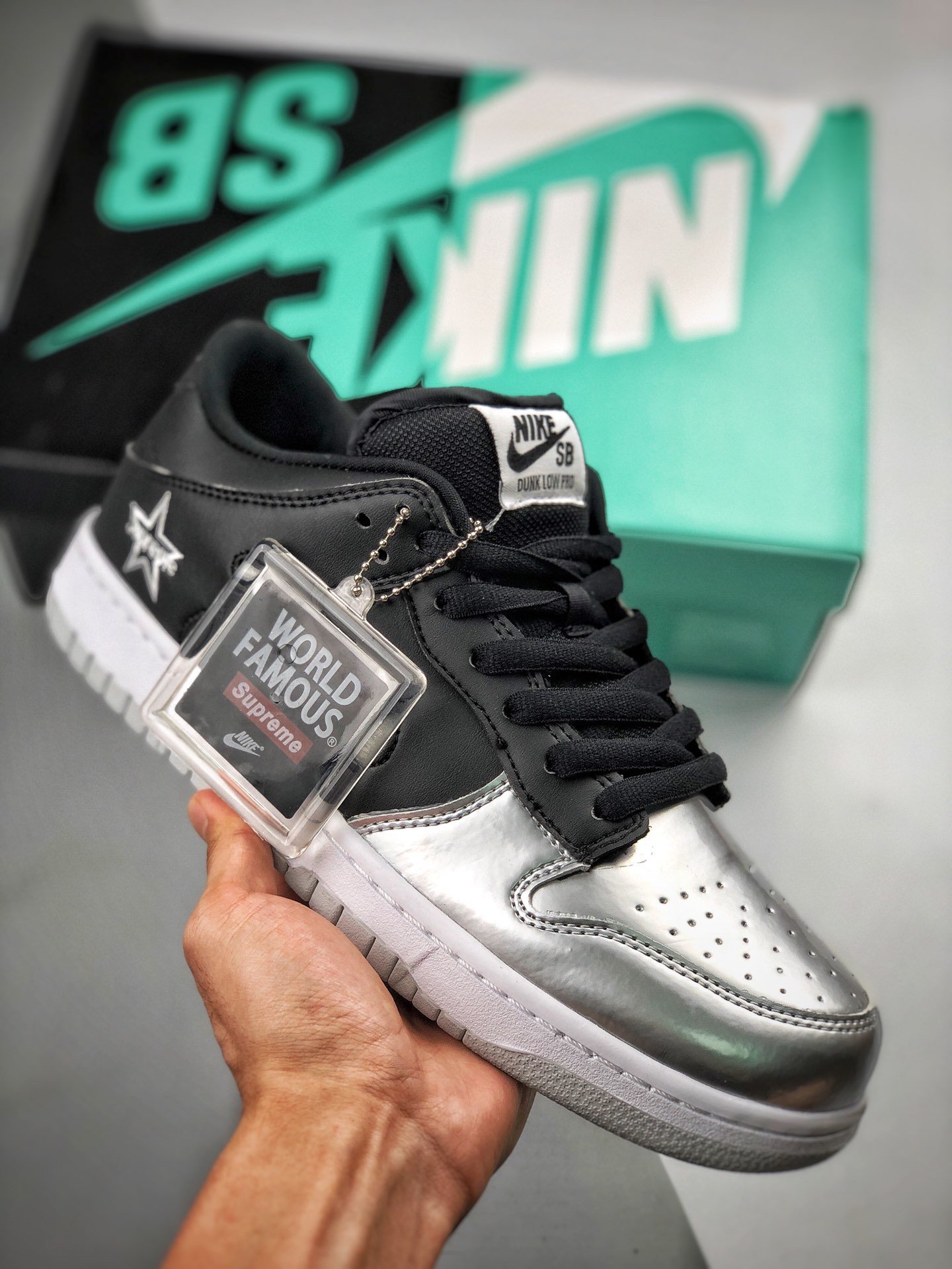 Supreme x Nike SB Dunk Low Metallic Silver Black 5338844