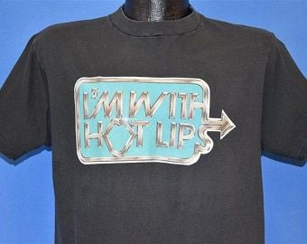 80s I’m With Hot Lips Arrow Iron On Black T-shirt  Vintage Tee 8867