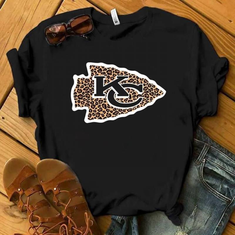 Beautiful Imagine Art Print Sticker Logo Of The Team Rugby Kansas City Chiefs With Leopard Pattern Gift For Kansas City Chiefs Team Lovers Black Men And Women T Shirt S-5Xl