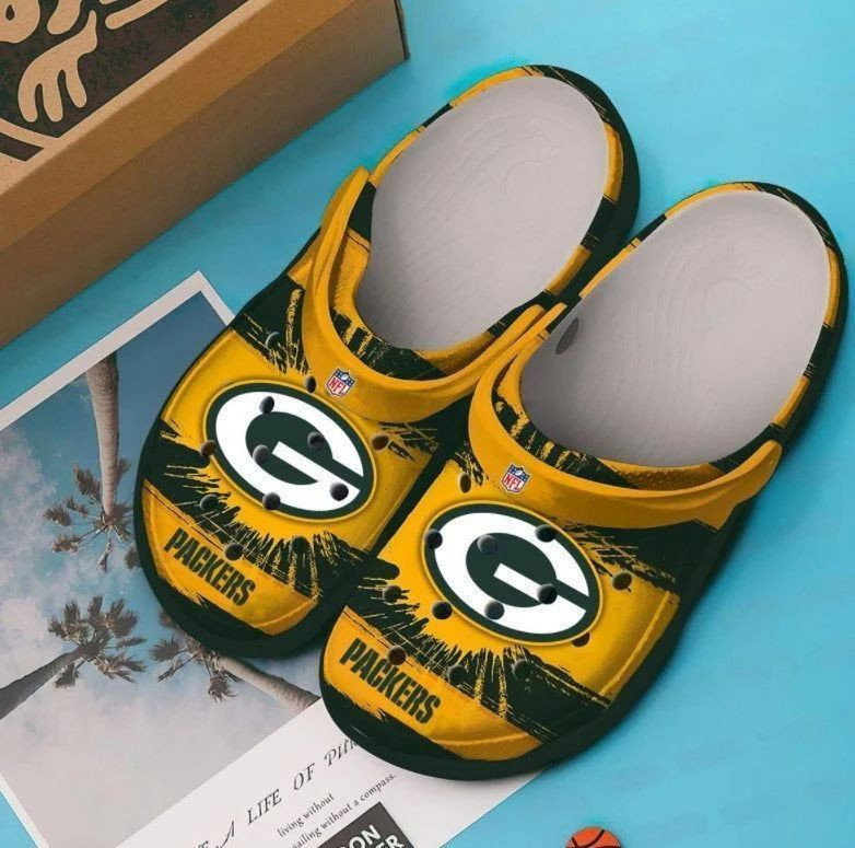 Green Bay Packers Logo Pattern Crocs Classic Clogs Shoes In Yellow