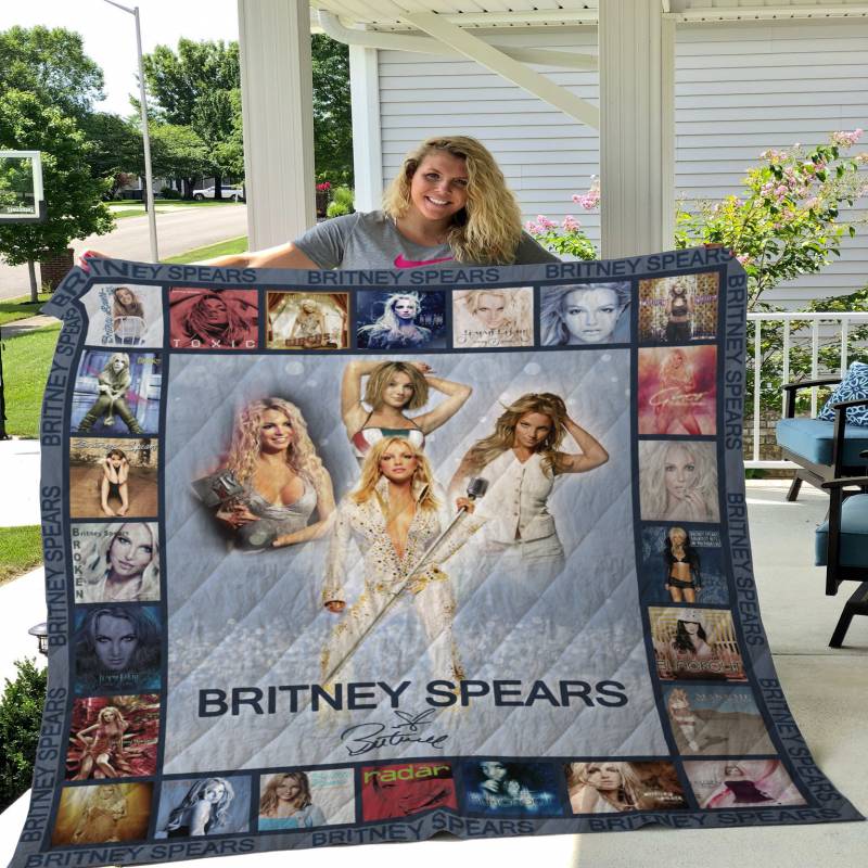 M – Britney Spears Quilt Blanket