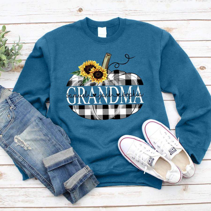 Personalized Grandma Pumpkin – Fall Shirt