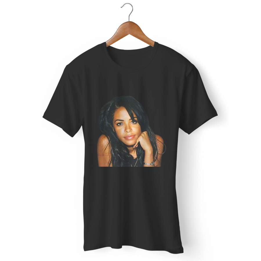 Aaliyah Pose Man’s T-Shirt