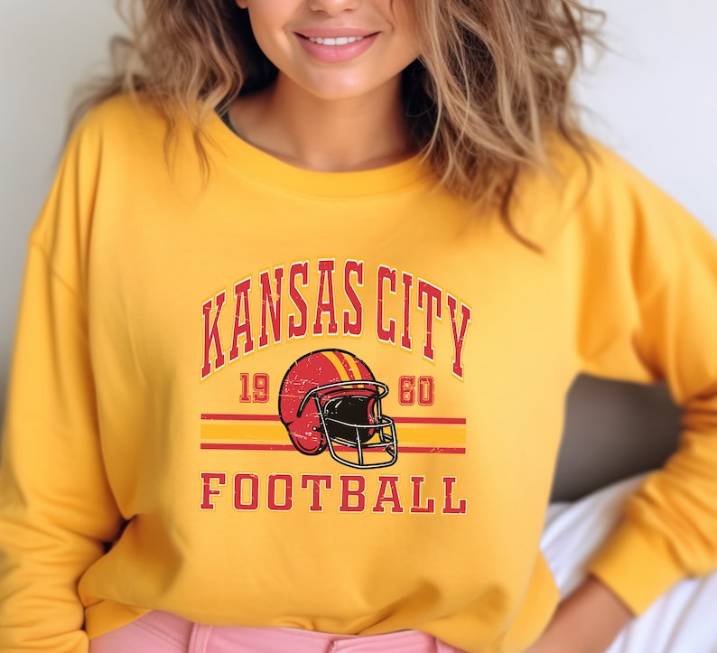 Kansas City Chief Retro Style Sweatshirt, Crewneck Vintage Chief fan gift, Football Crewneck Sweatshirt, Football Fan Tee, Graphic Tee