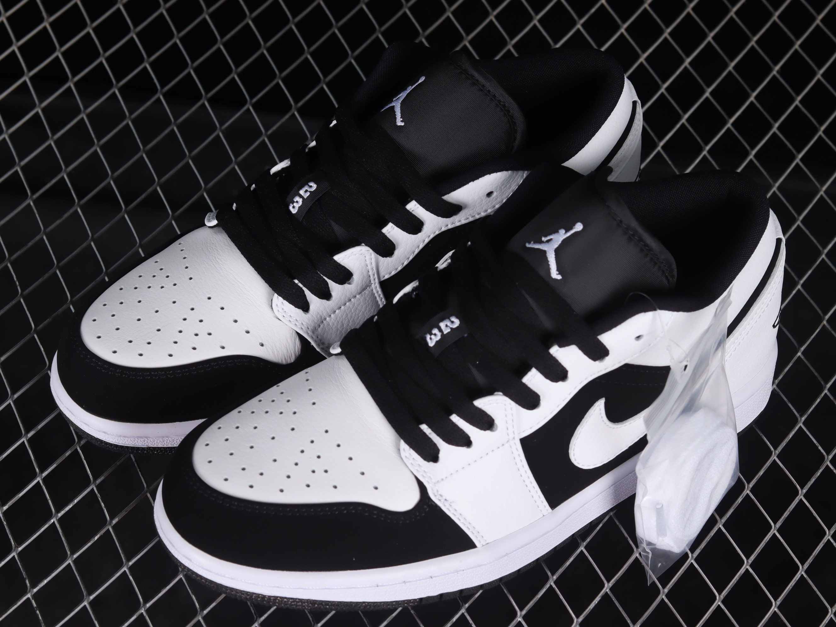 Nike JD 1 Low White Black Shoes Sneakers SNK591398735