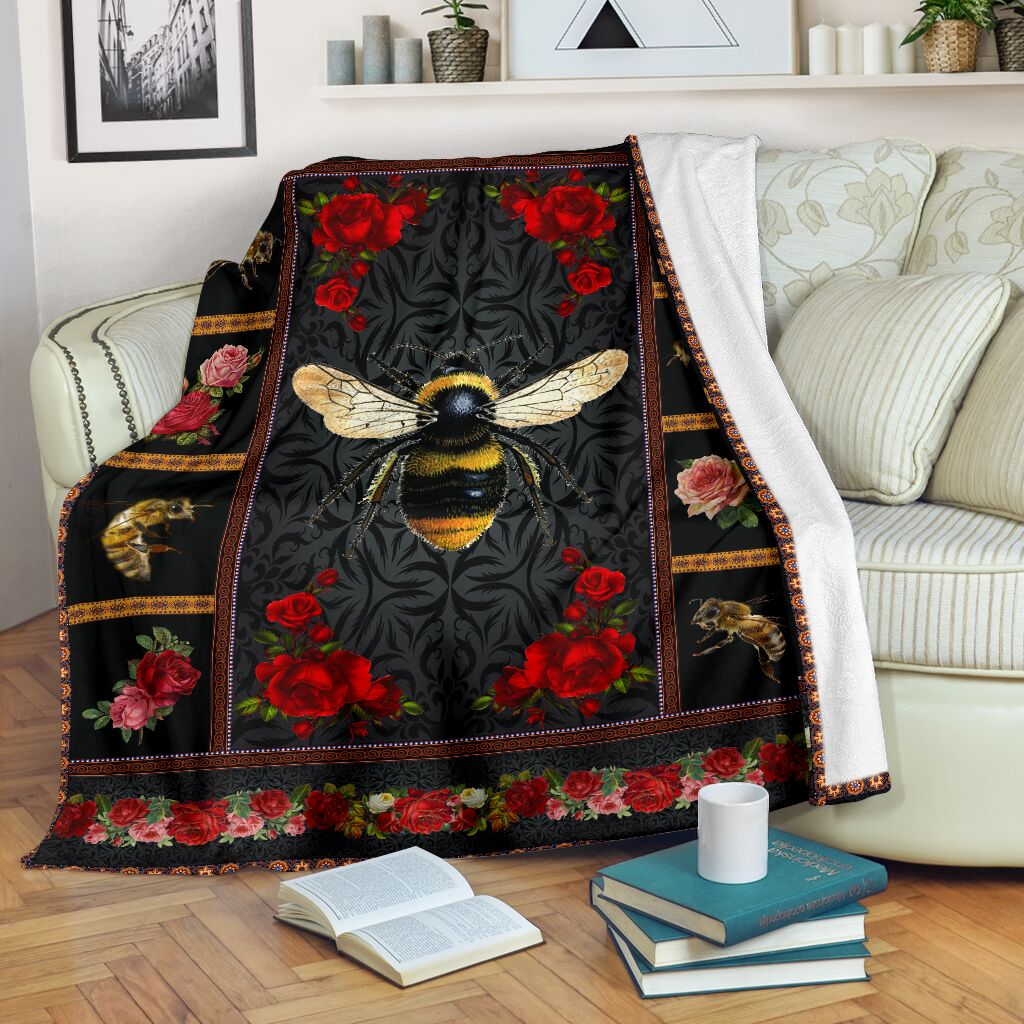 Bee In Rose Pattern Blanket