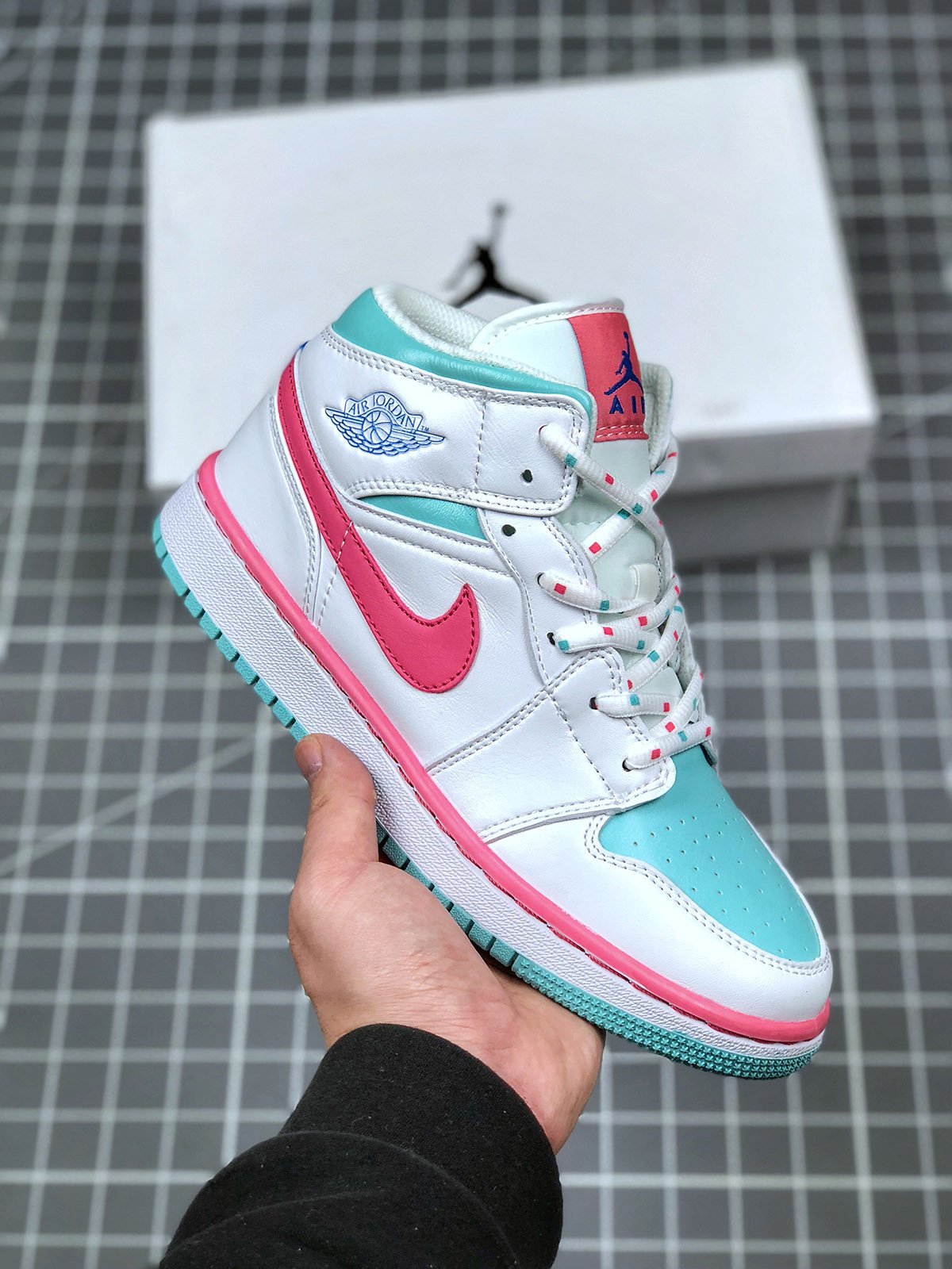 JD 1 Mid GS WhiteDigital Pink-Aurora Green-Soar 5341652