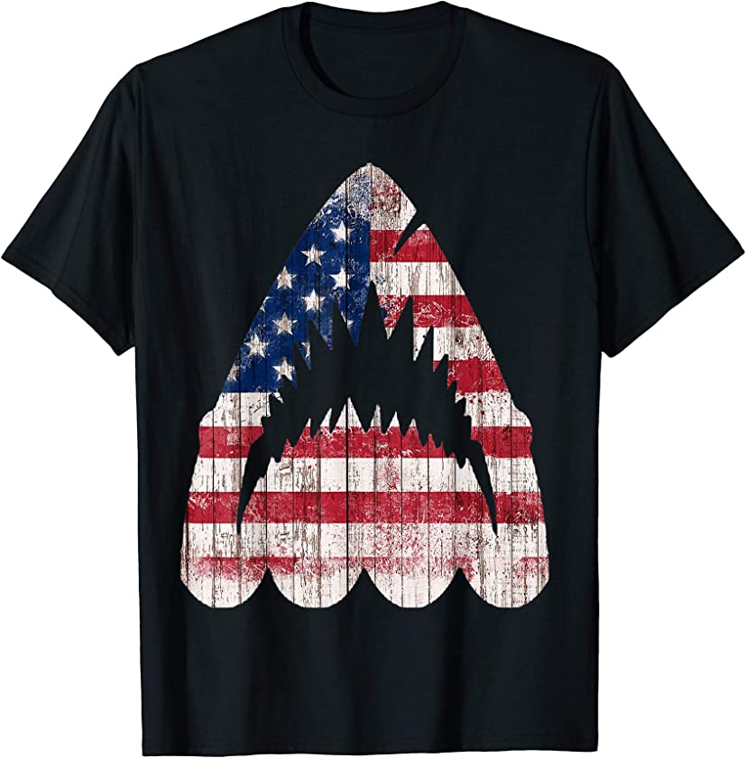 Shark Vintage American Flag USA Patriotic Indepence Day T-Shirt