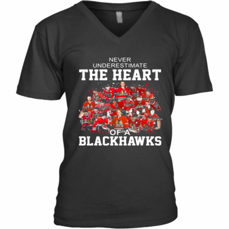 Never Underestimate The Heart Of A Chicago Blackhawks Signatures V-Neck T-Shirt