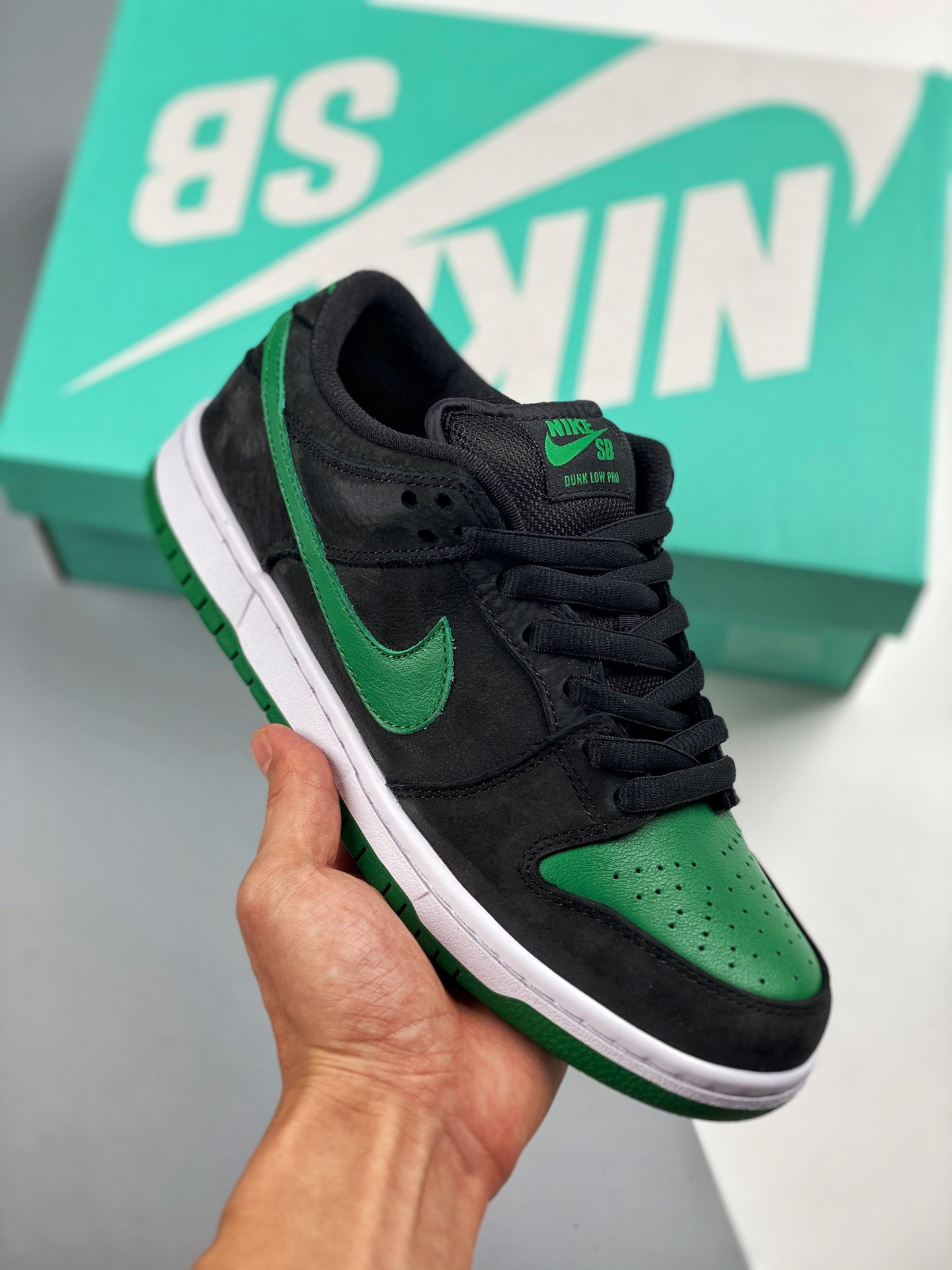 Nike SB Dunk Low Pro BlackPine Green-White 5339038