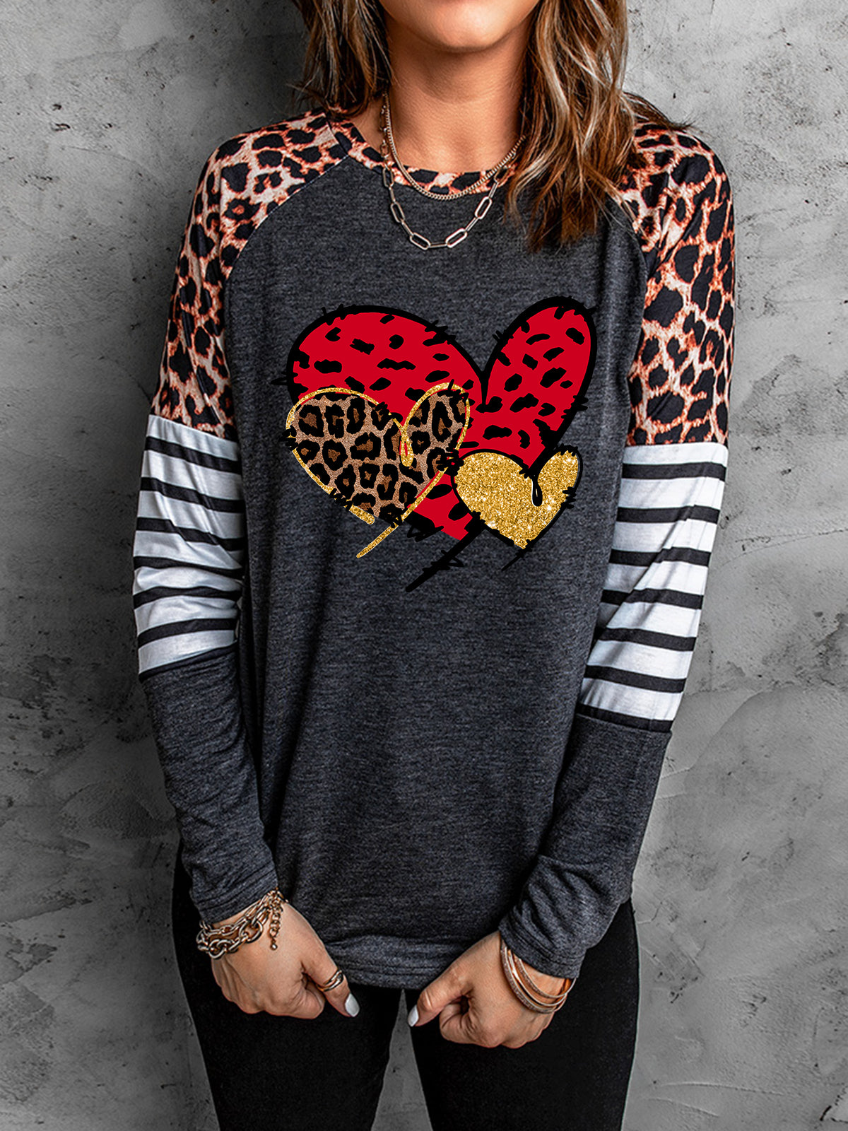 Round Neck Love Heart Leopard Graphic Long Sleeve Top Grey