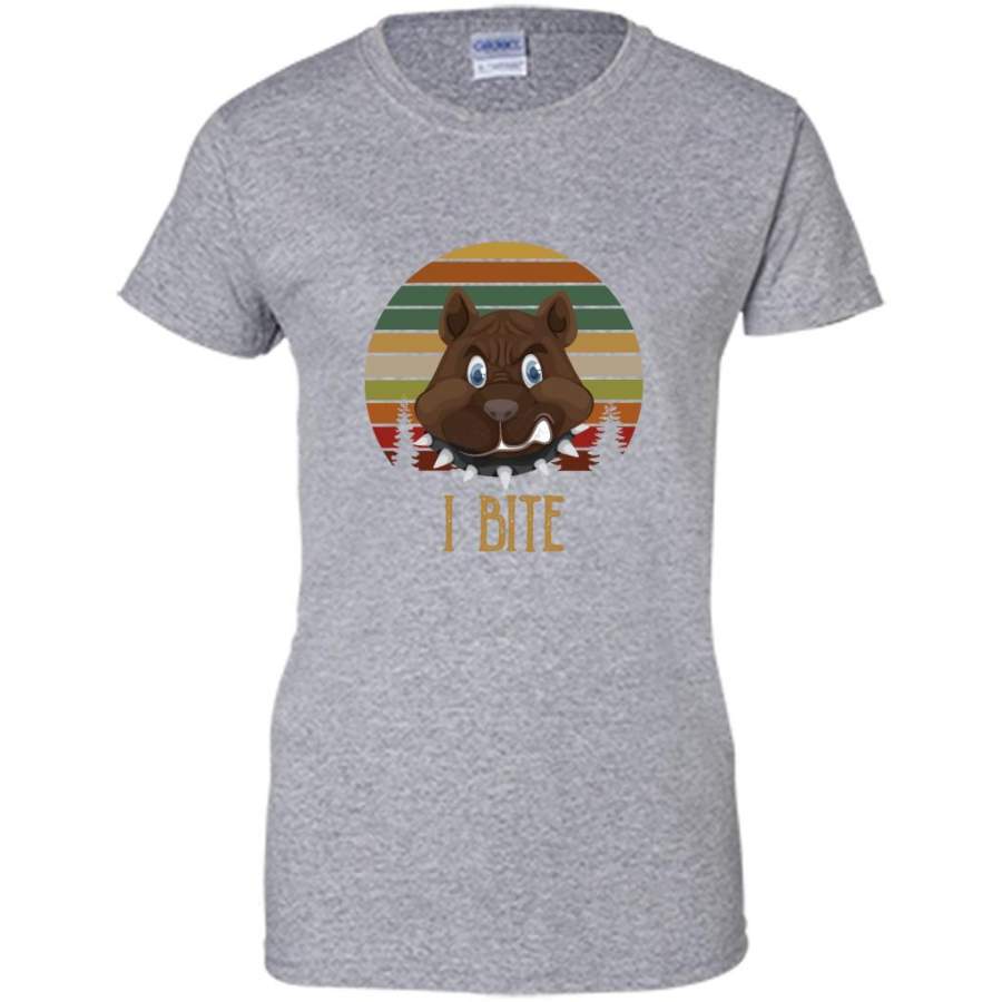 I Bite Pulldog Classic Vintage Retro Design – Gildan Women Shirt