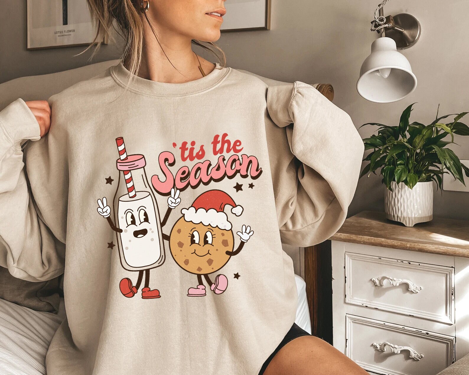 Tis the season Christmas sweatshirt, Cute chritmas sweatshirt, Christmas sweatshirt, Retro Christmas sweatshirt, Women top