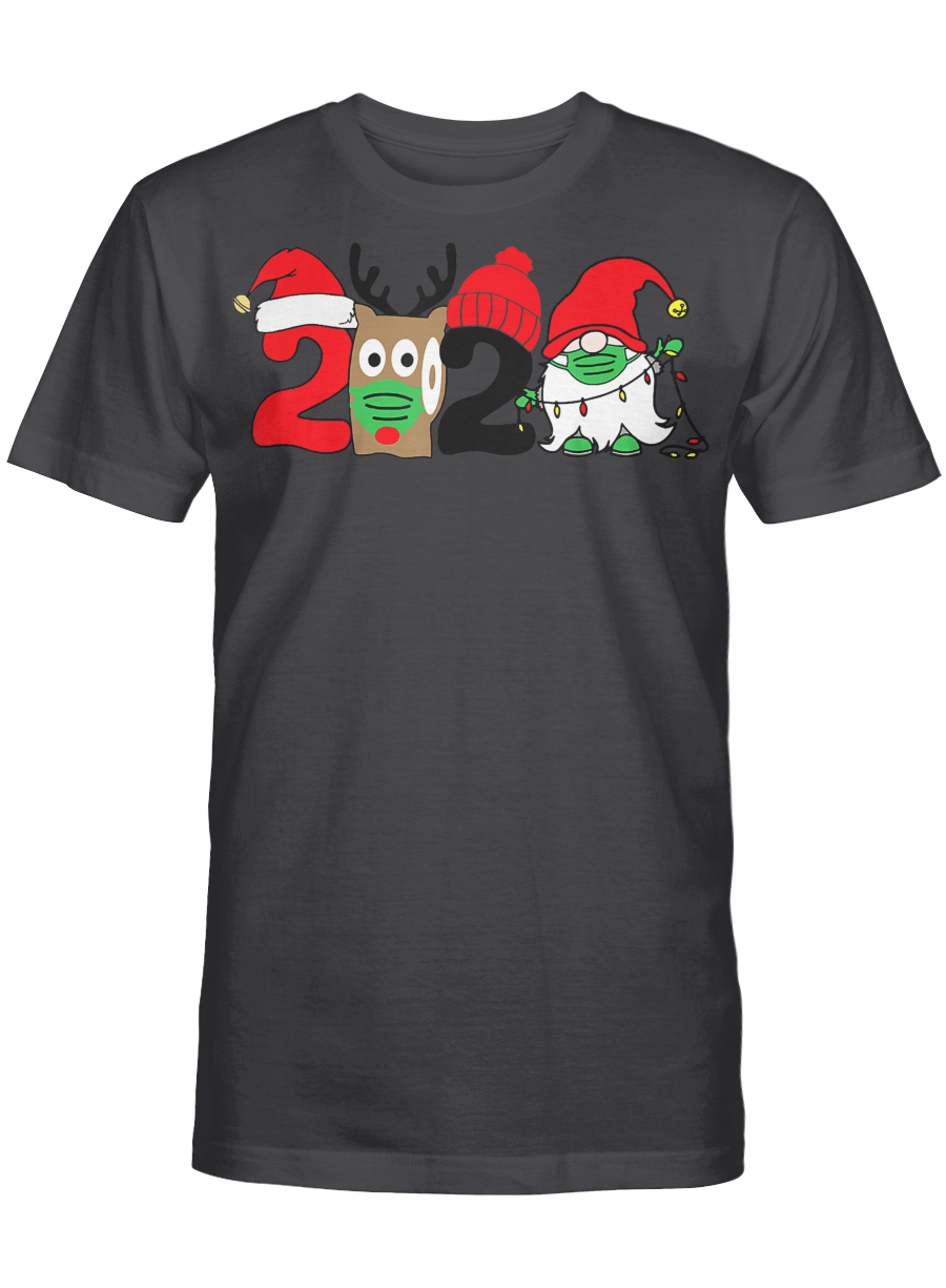 AmazeStyleZ Santa’s Reindeer, Ugly Christmas Sweater, Christmas Gift Ideas, Christmas TreeMerry Quarantine Christmas 2020 Pajamas Gnome Santa Reindeer T-Shirt