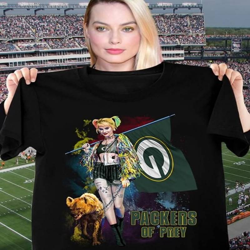 Packers Of Prey And Beautiful Harley Quinn And Wolf Holding Flag Green Bay Packers Rugby Team Gift For Birds Of Prey Movie Lovers Black Men And Women T Shirt S-5Xl