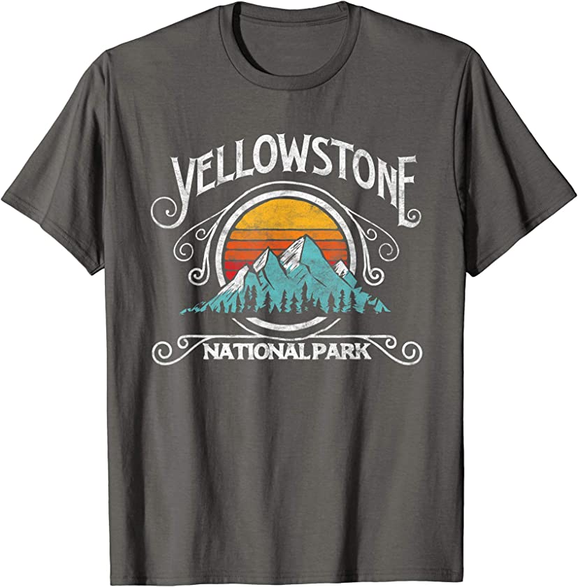 Vintage Yellowstone National Park Retro Mountains Design T-Shirt