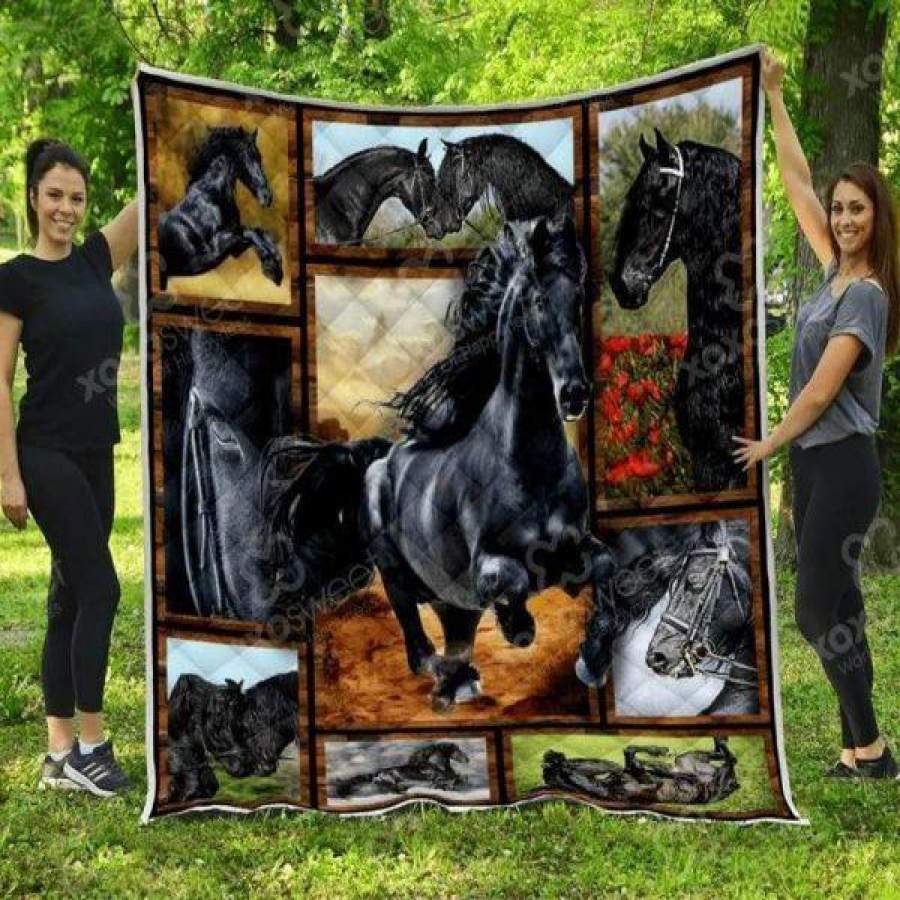 MP0512 - Horse - Friesian Horse - Quilt - Daily Green Farm