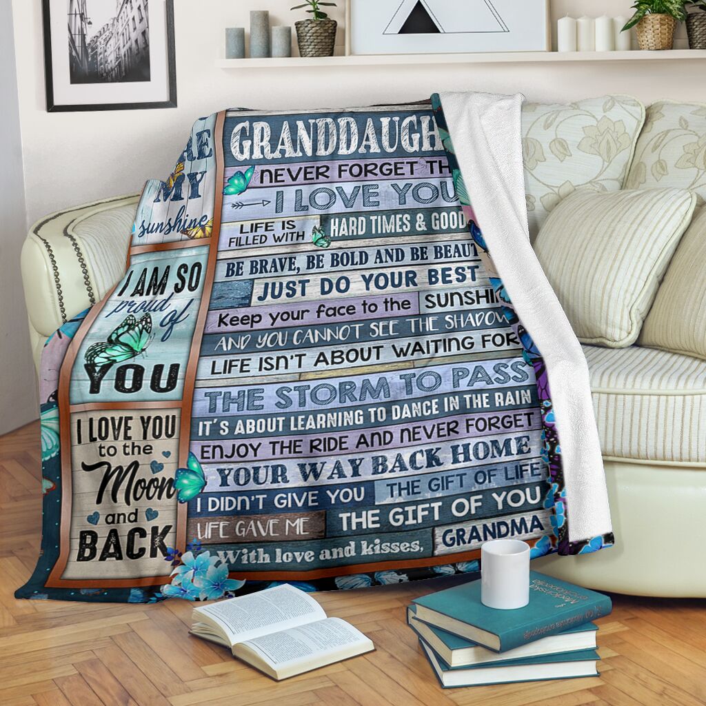 To My Granddaughter Blanket – I Love You To The Moon And Back Gift For Granddaughter From Grandma Birthday Gift Home Decor Bedding Couch Sofa Soft