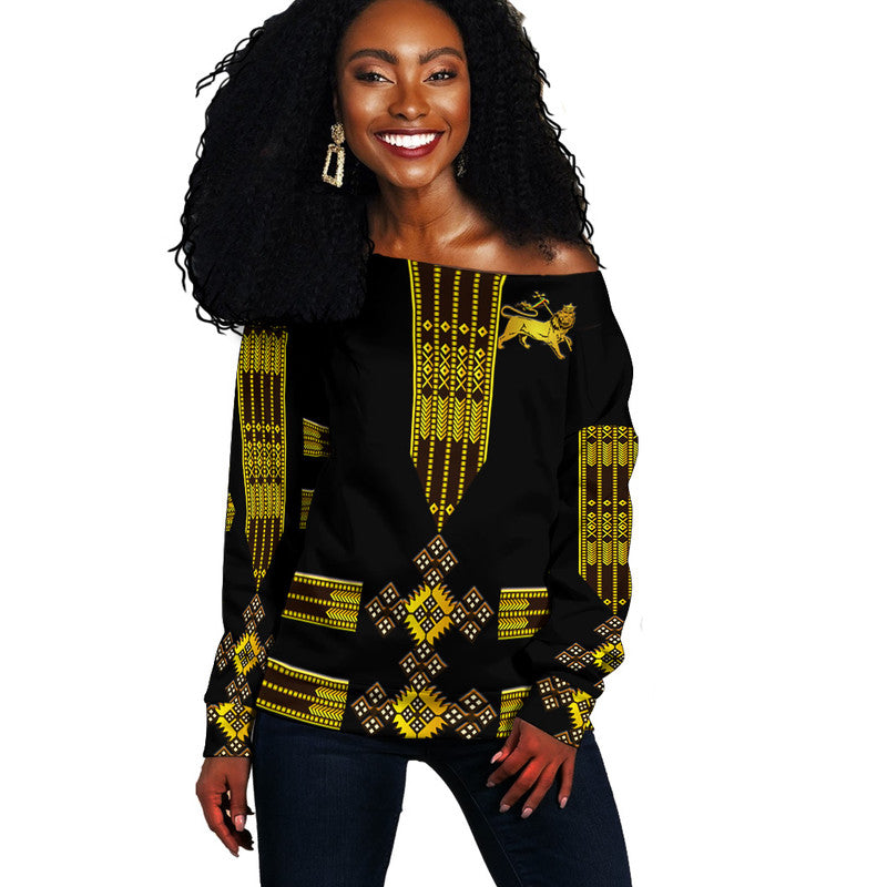 (Custom Personalised) Ethiopia Women Off Shoulder Sweater Ethiopian Lion Of Judah Tibeb Vibes No.1 Ver – Black Lt8