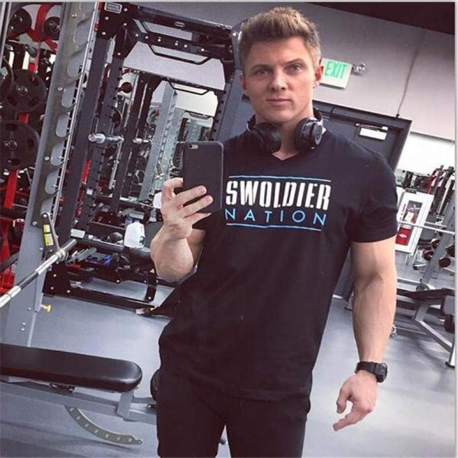V-neck T-Shirt Fitness Cotton Fashion Summer Style T-shirt Bodybuilding Clothing White gray black