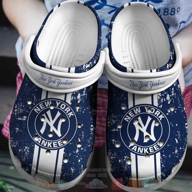 New York Yankees Crocs Crocband Shoes