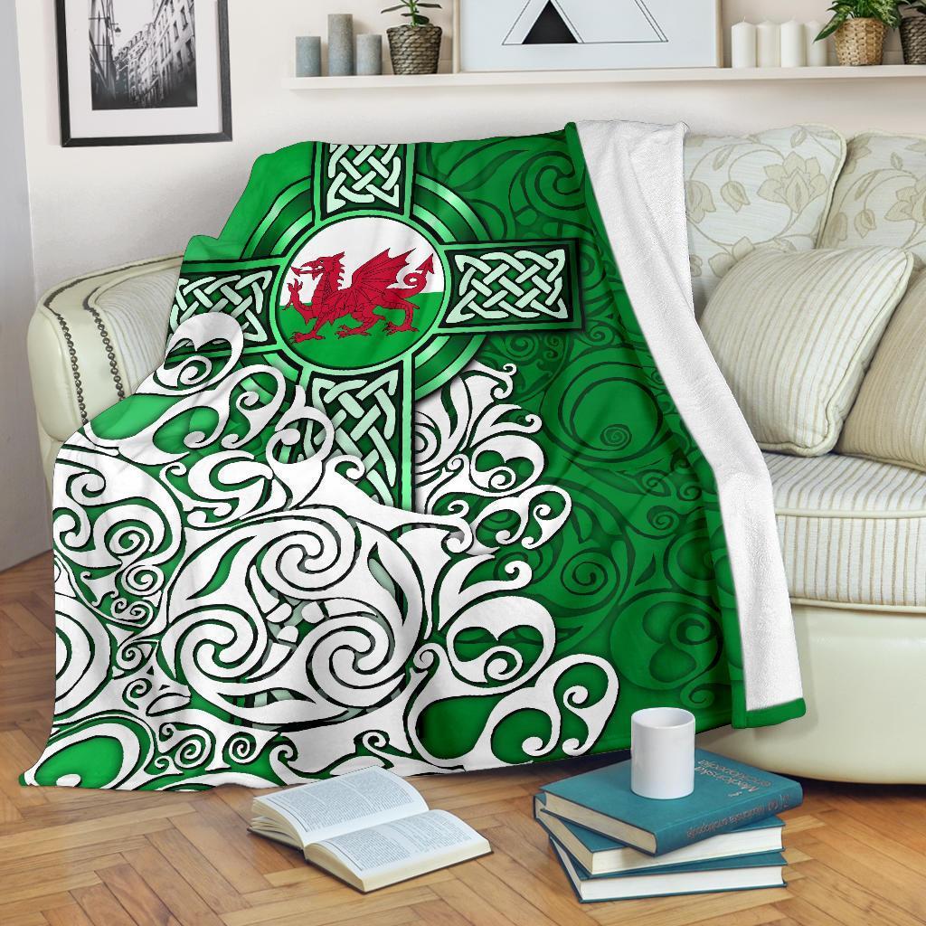 Wales Celtic Premium Blanket Welsh Dragon Flag With Celtic Cross (Green)