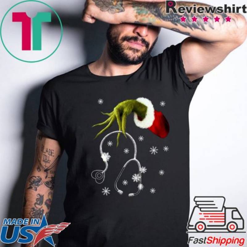 Grinch hand holding stethoscope Christmas T-Shirt